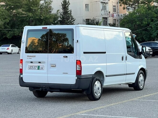 Ford Transit-4