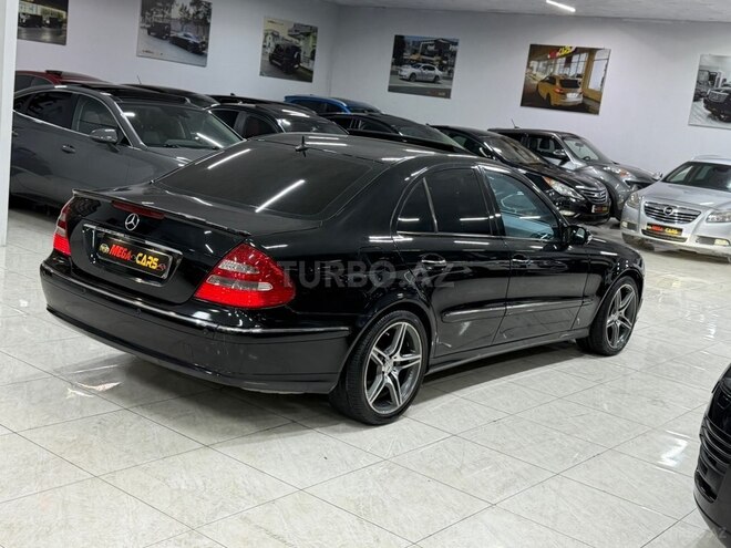 Mercedes E 240-11