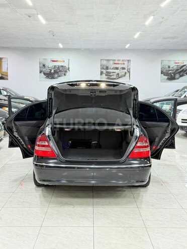 Mercedes E 240-19