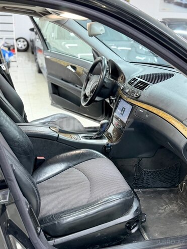 Mercedes E 240-25