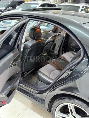 Mercedes E 240-26