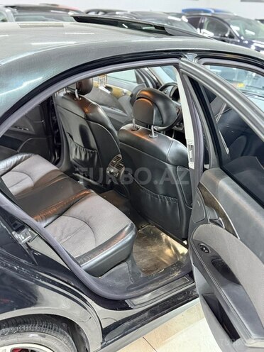 Mercedes E 240-28