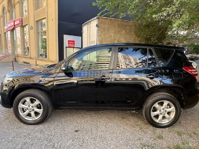 Toyota RAV4-7