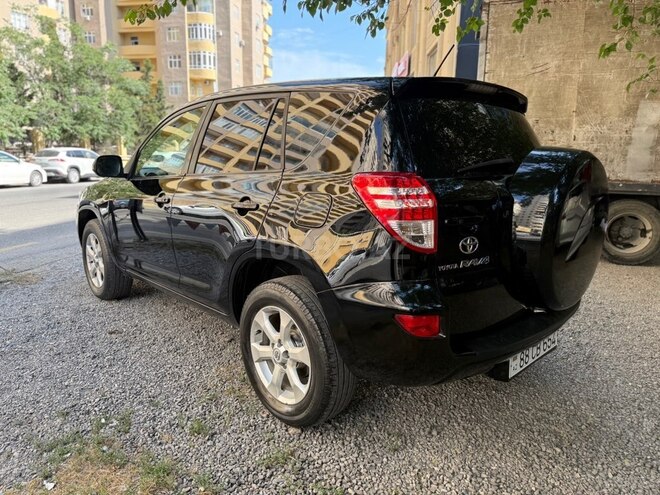 Toyota RAV4-4