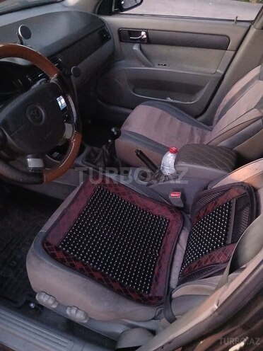 Daewoo Gentra-13
