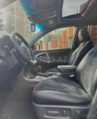 Toyota RAV4-15