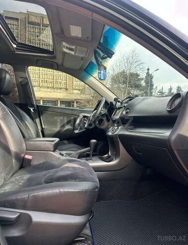 Toyota RAV4-14