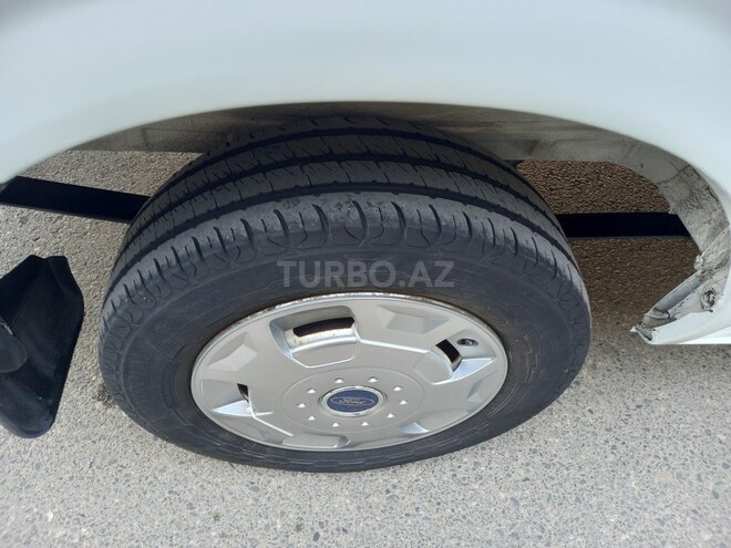 Ford Transit-4