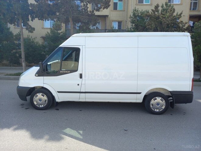 Ford Transit-6
