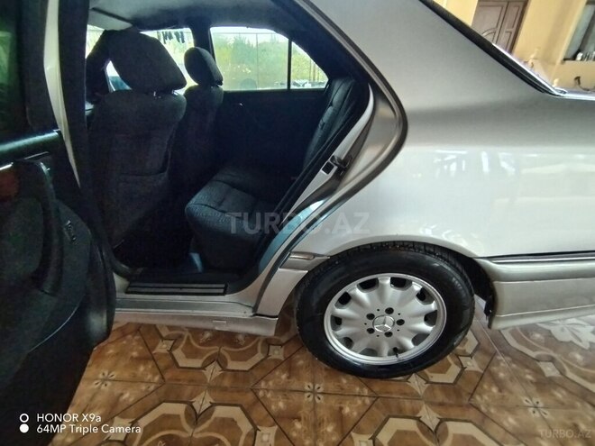 Mercedes C 220-11