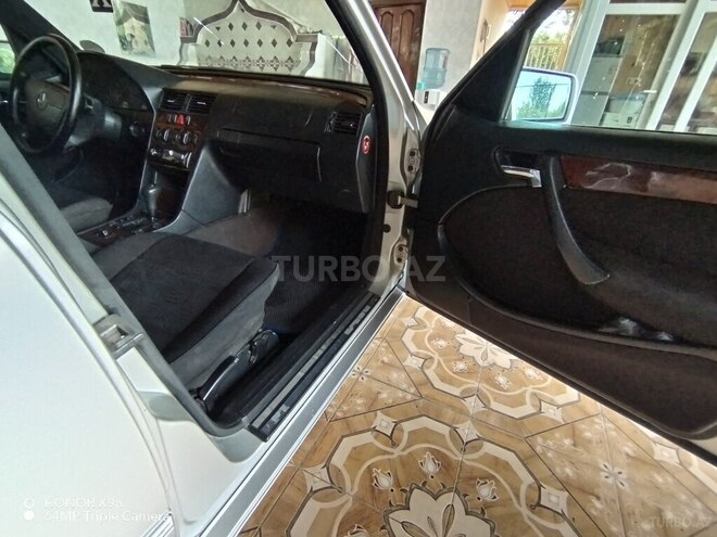 Mercedes C 220-13
