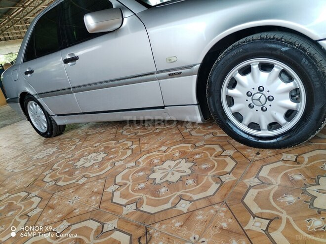 Mercedes C 220-12