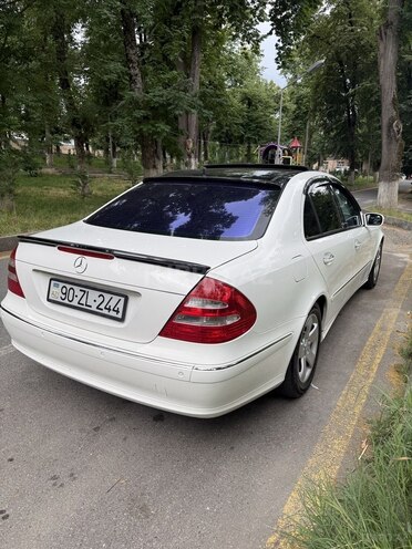 Mercedes E 240-5