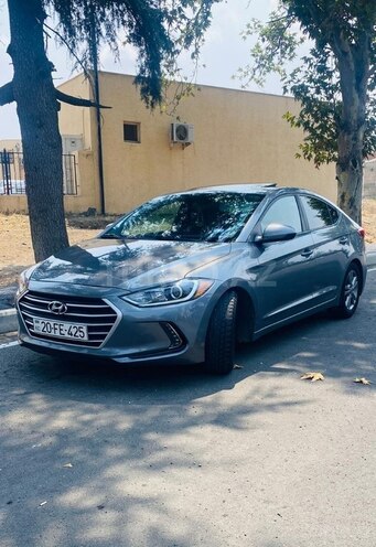 Hyundai Elantra-1