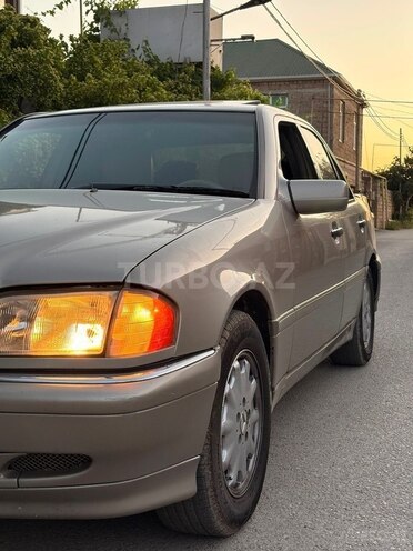 Mercedes C 200-2