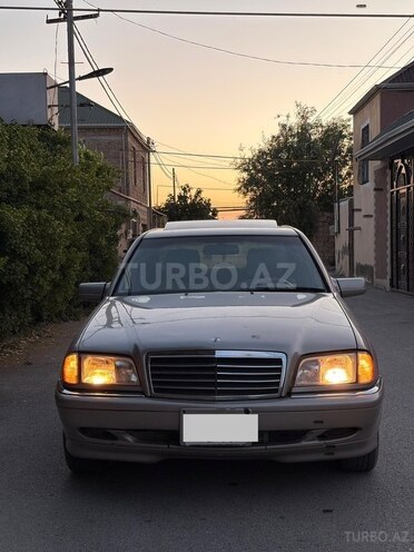 Mercedes C 200-1