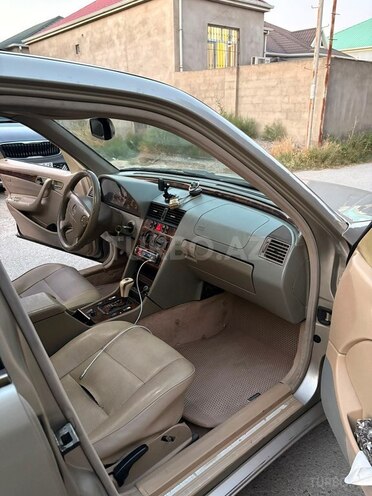 Mercedes C 200-10