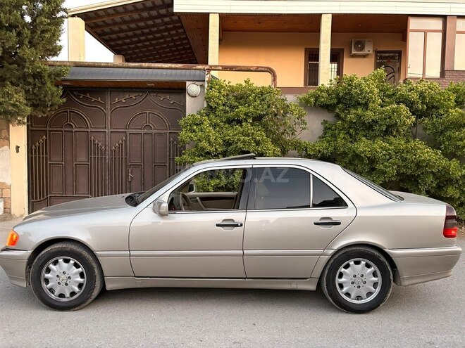 Mercedes C 200-8