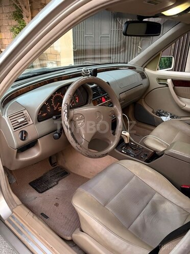 Mercedes C 200-9