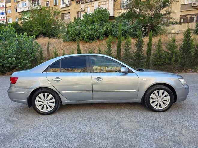 Hyundai Sonata-16