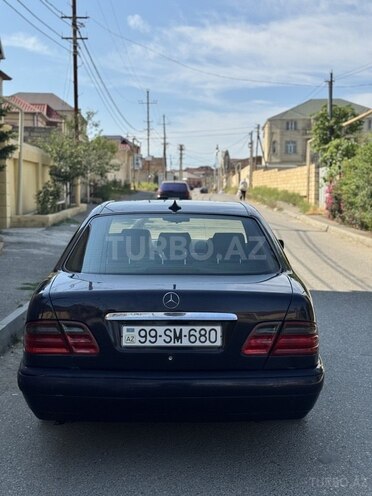 Mercedes E 280-4