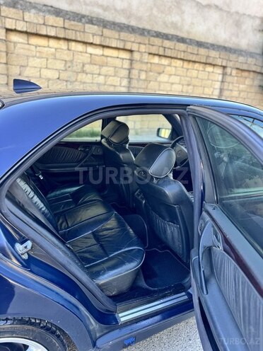 Mercedes E 280-8