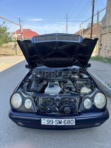 Mercedes E 280-12
