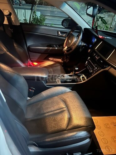Kia K5-7