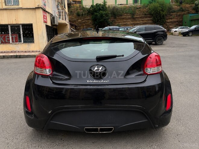 Hyundai Veloster-2