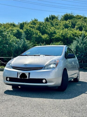 Toyota Prius-2