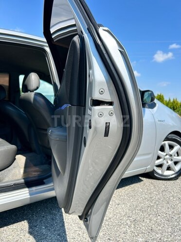 Toyota Prius-14