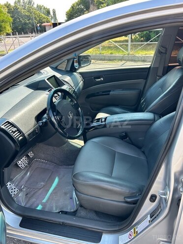Toyota Prius-11