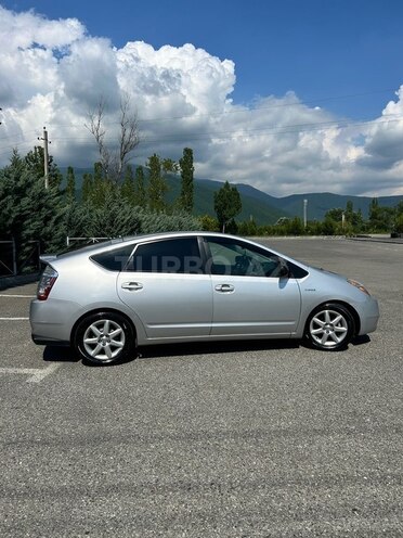 Toyota Prius-5