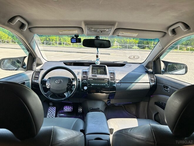 Toyota Prius-9