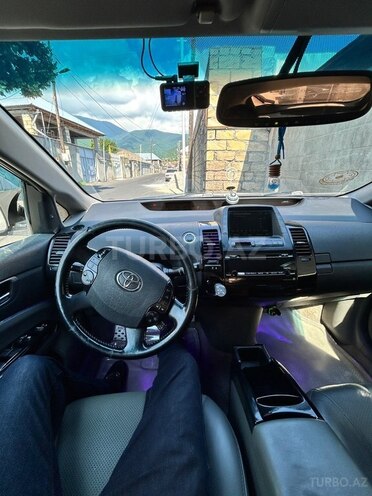 Toyota Prius-10