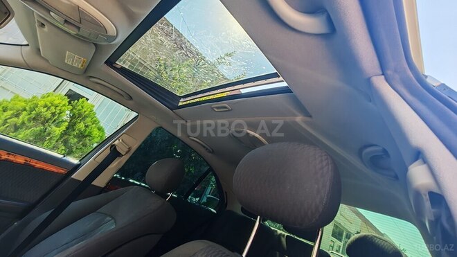 Mercedes E 240-5