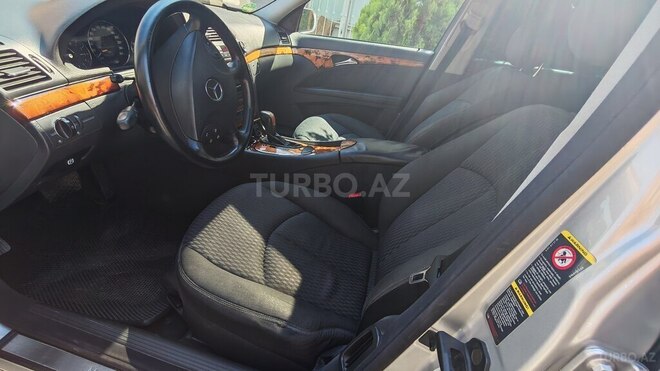 Mercedes E 240-6