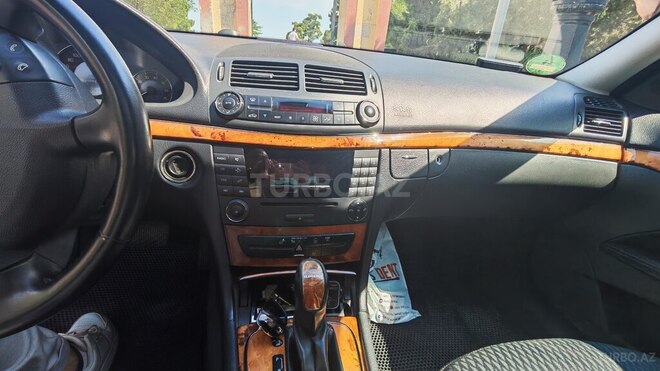 Mercedes E 240-7