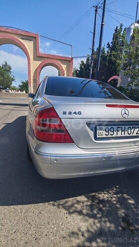 Mercedes E 240-8