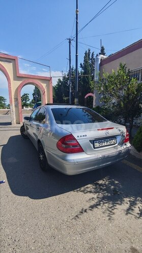 Mercedes E 240-10
