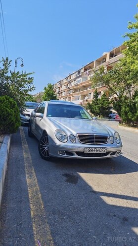 Mercedes E 240-13