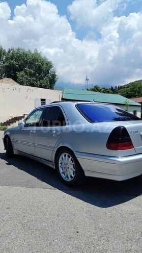 Mercedes C 220-9