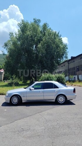 Mercedes C 220-12