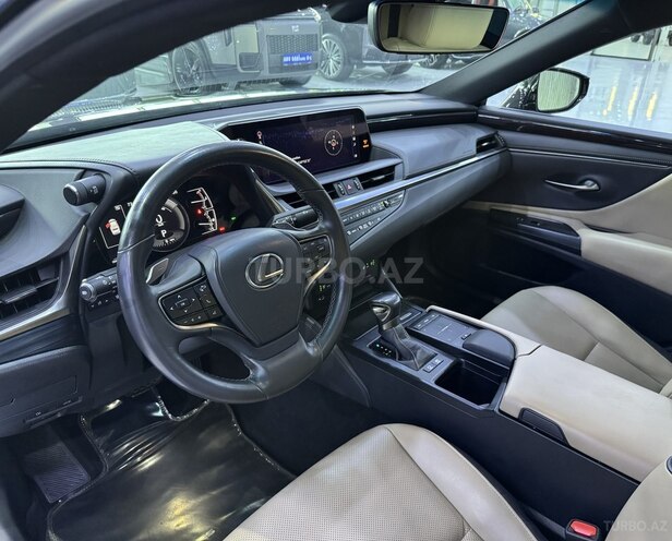 Lexus ES 300h-9