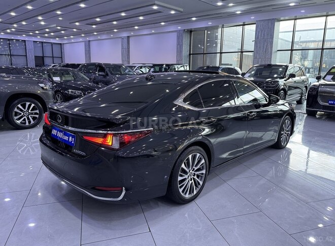 Lexus ES 300h-5