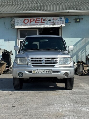 Mitsubishi Pajero io-1