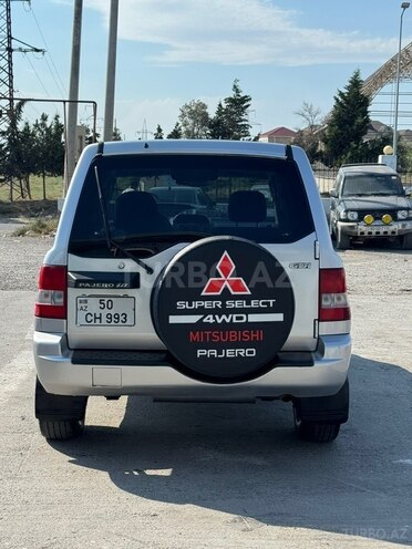 Mitsubishi Pajero io-4