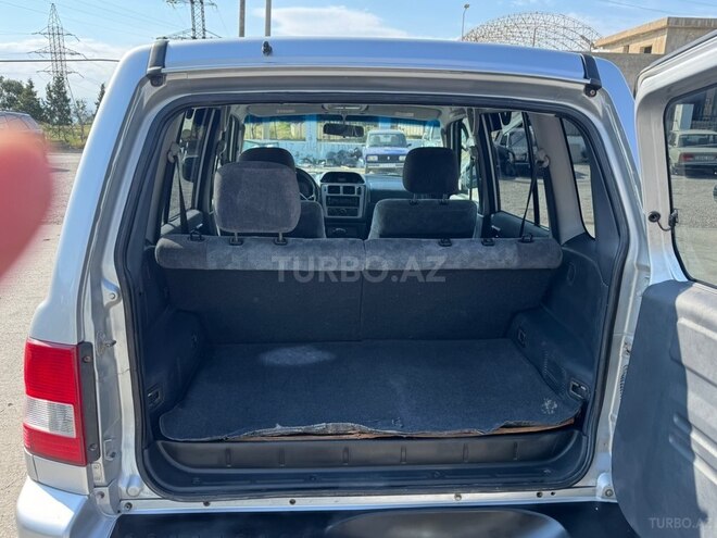 Mitsubishi Pajero io-11