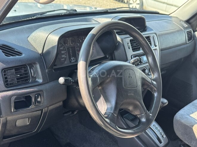 Mitsubishi Pajero io-14