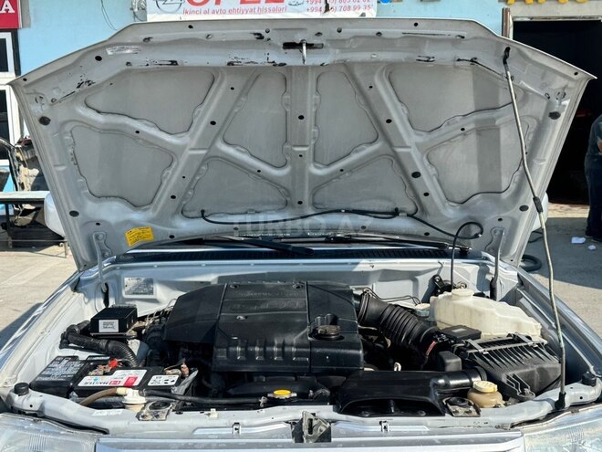 Mitsubishi Pajero io-9